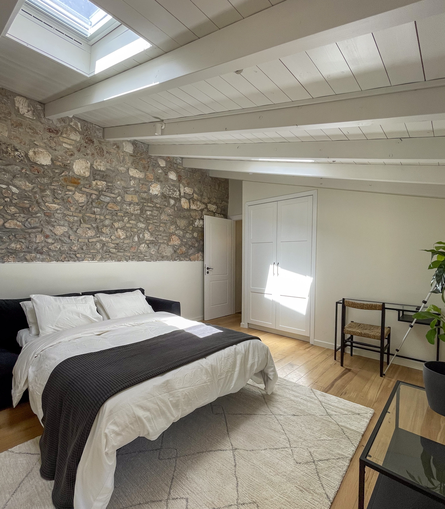 Benefit from a 10% Discount by booking directly with us!